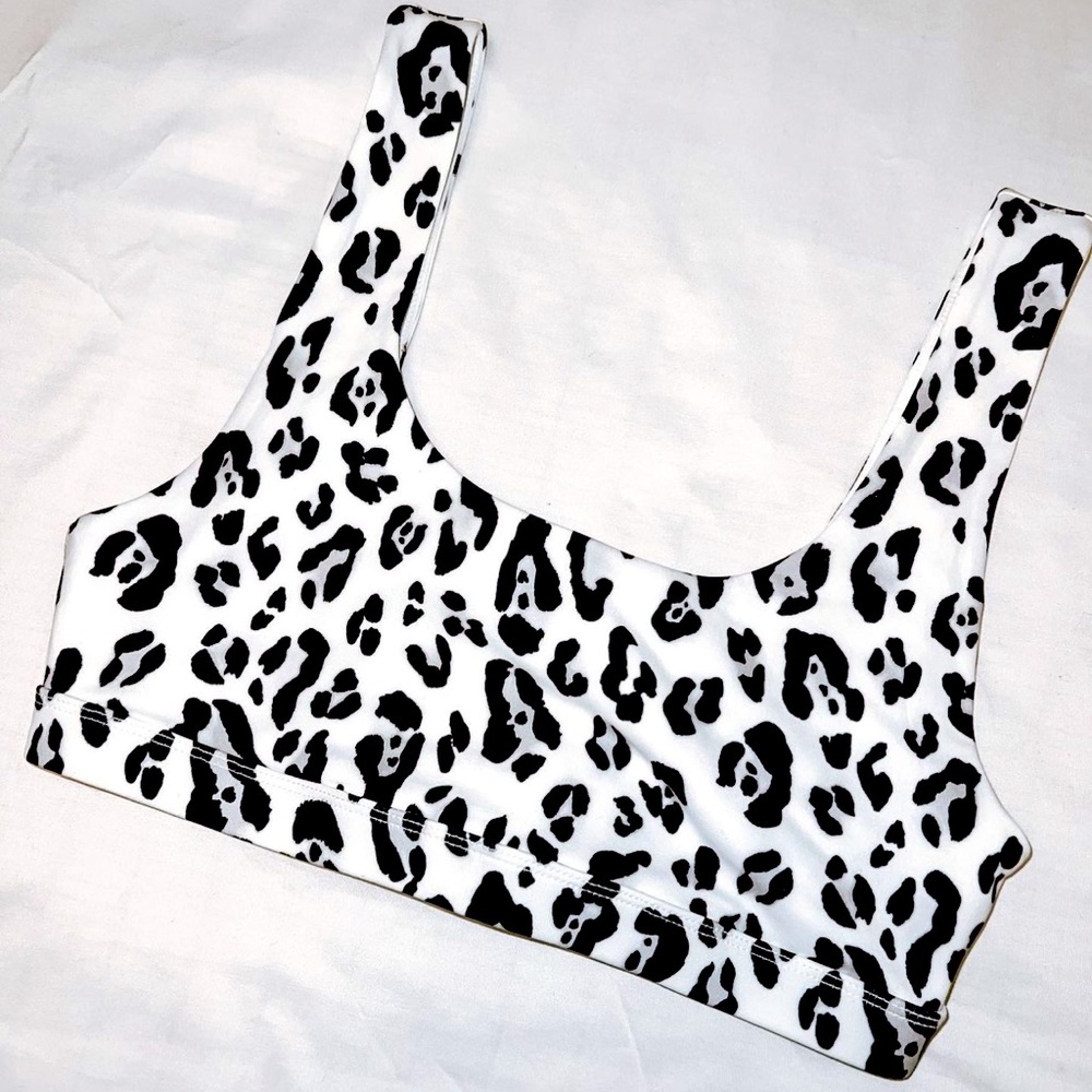Size medium Fabletics sports bra